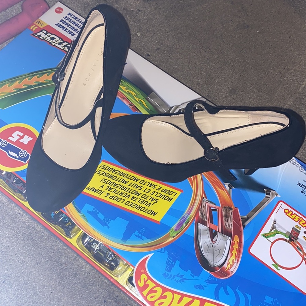 Size 10 - Picture 2 of 2